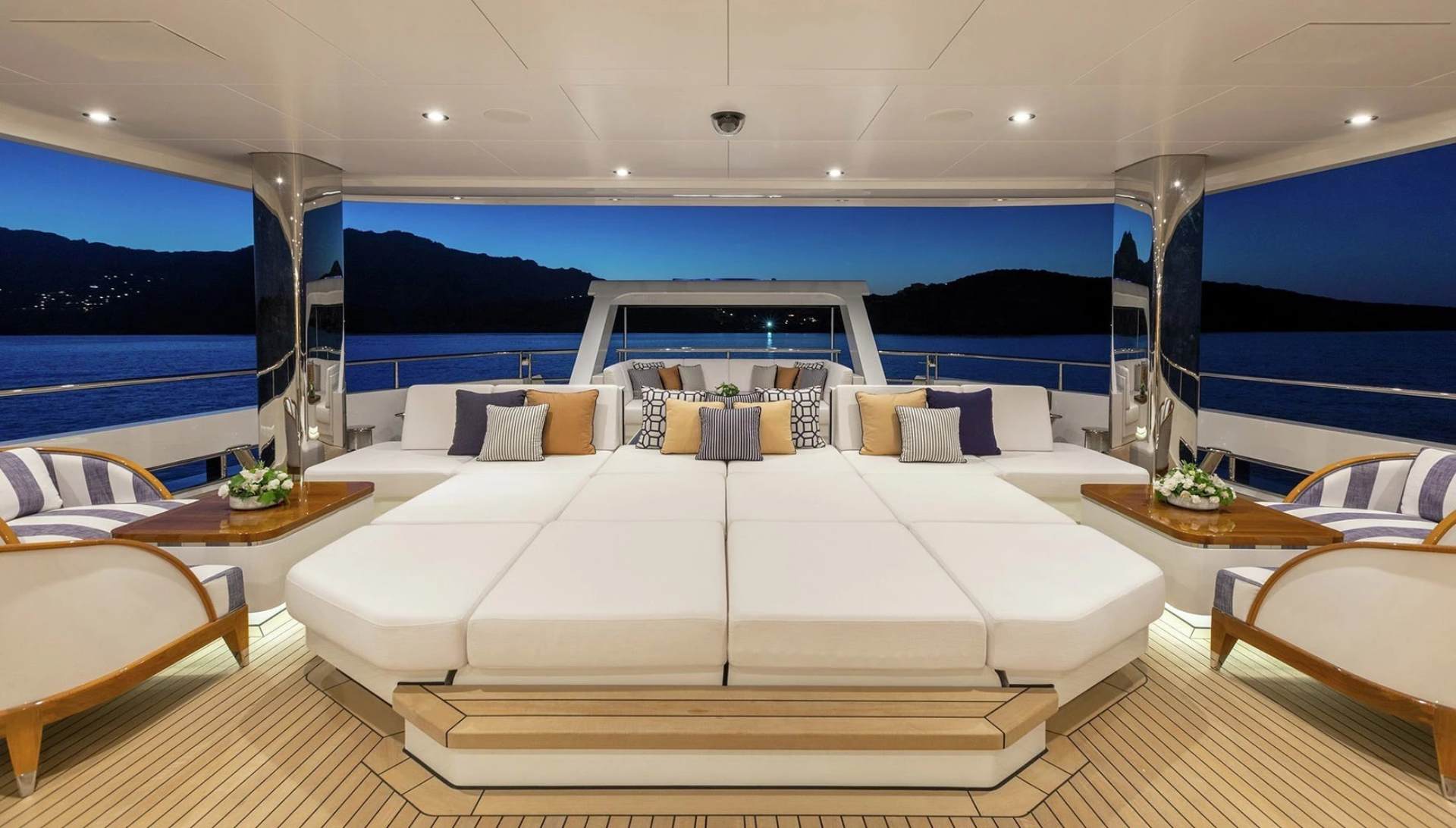 Motor-Yacht-Joy-9